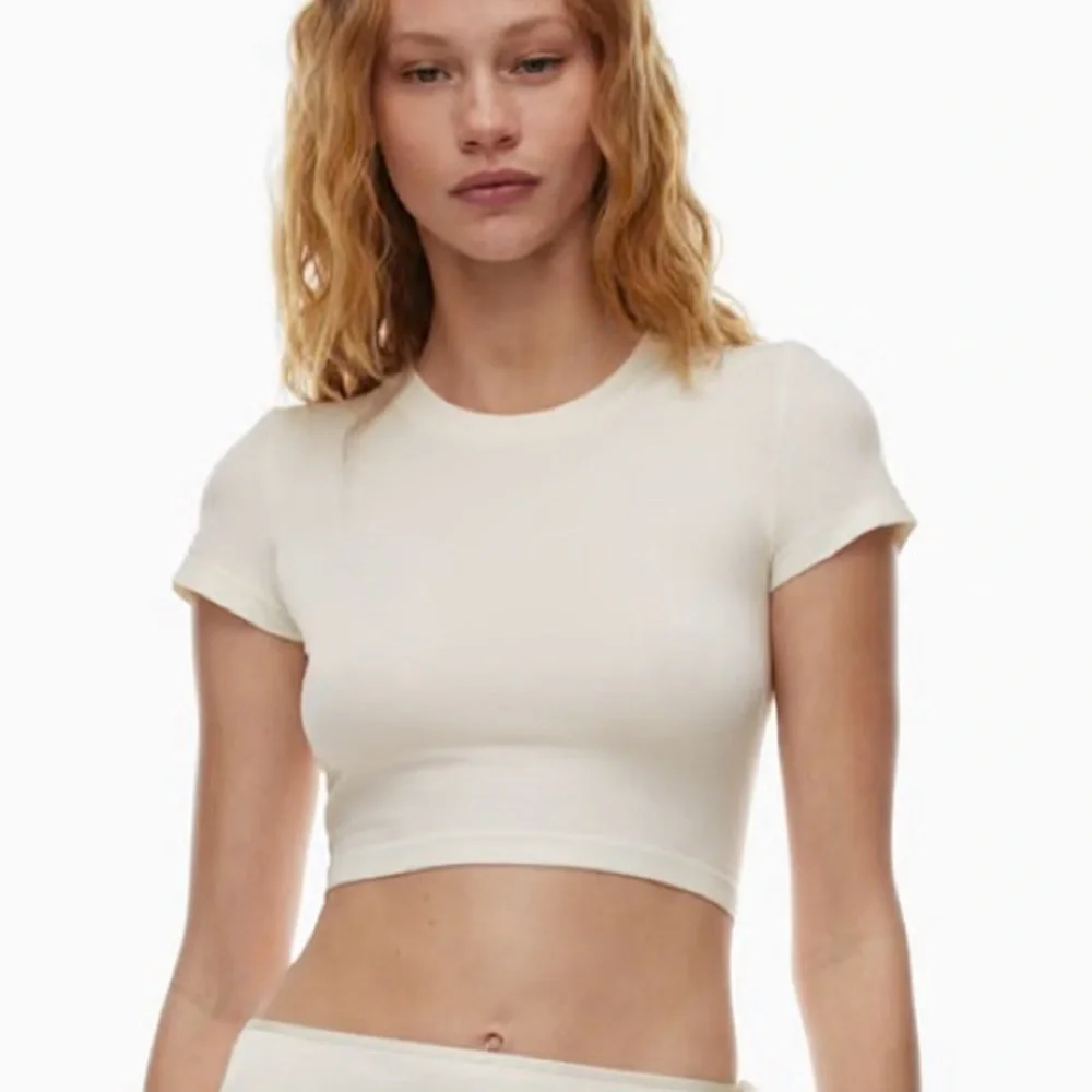 NWOT Aritzia White Seamless Cropped T Shirt Size S - Picture 1 of 5